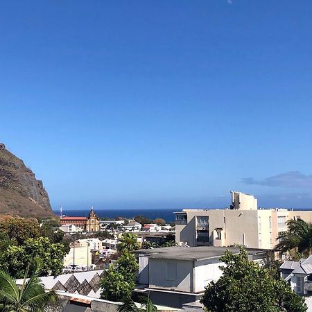 Perle Au Centre Ville Avec Vue Mer Et Montagne Сен Дьони Екстериор снимка
